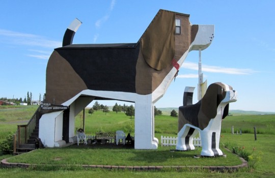 Отель Dog Bark Park Inn Bed & Breakfast, Коттонвуд, Айдахо, США.